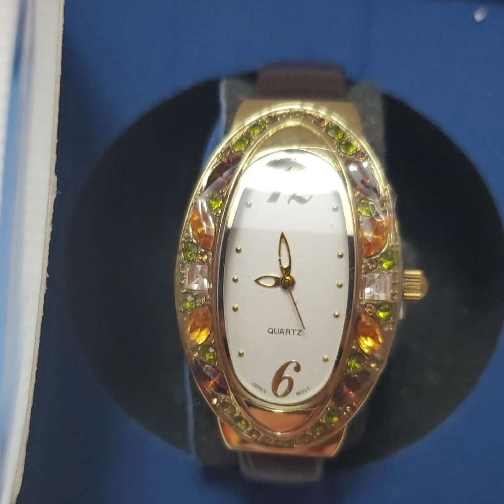 2008 Avon Rhinestone Quartz Watch
